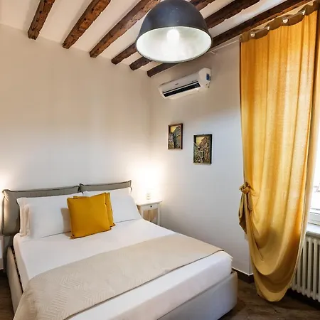 Old Port Rooms Di Fronte All'Acquario - Genovabb It 4* Génova