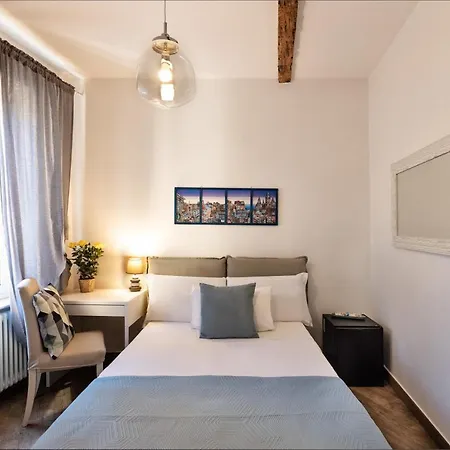 Alojamento de Acomodação e Pequeno-almoço Old Port Rooms Di Fronte All'Acquario - Genovabb It 4*