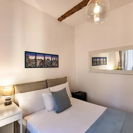 Old Port Rooms Di Fronte All'Acquario - Genovabb It Alojamento de Acomodação e Pequeno-almoço