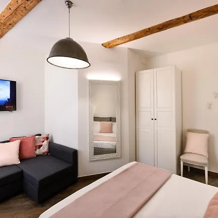 Frühstückspension OLD PORT ROOMS DI FRONTE ALL'ACQUARIO - GENOVABB it 4*